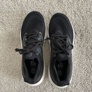 Women’s adidas ultra-boost sneakers. Size 8.5